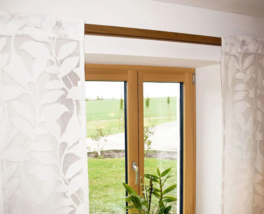 Beispiel_Vorhangstange_Eiche_mit_Edelstahl_Zweilaeufig_Tunnelvorhang_0125_3c Beispiel_Vorhangstange_Eiche_mit_Edelstahl_Zweilaeufig_Tunnelvorhang_0125_3c