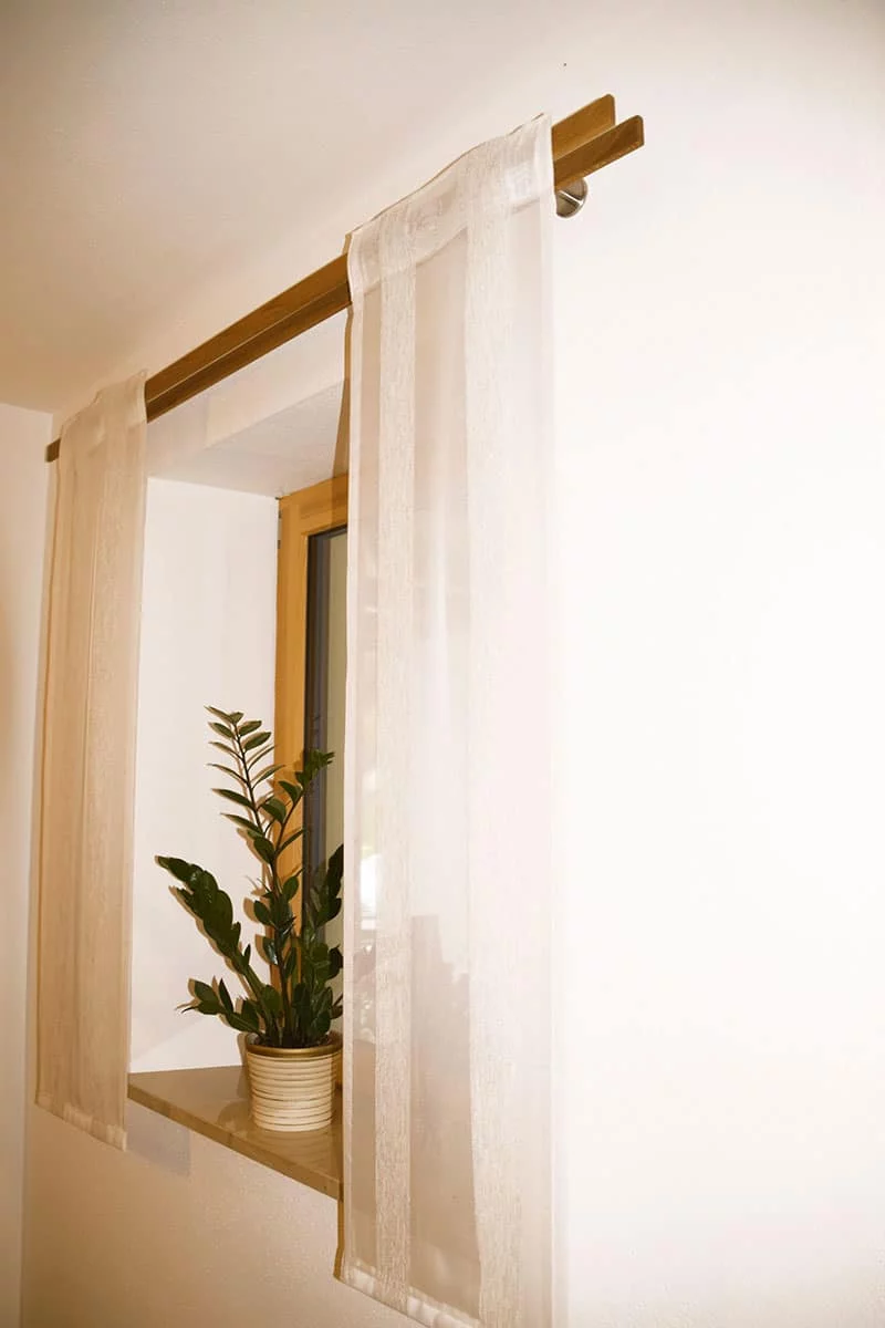 Beispiel_Vorhangstange_Eiche_mit_Edelstahl_Zweilaeufig_Tunnelvorhang_0131_3c Beispiel_Vorhangstange_Eiche_mit_Edelstahl_Zweilaeufig_Tunnelvorhang_0131_3c