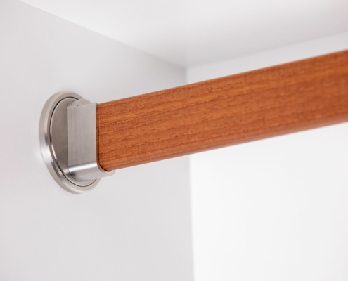 Seitenwandhalter-Akazie-Edelstahl-scaled